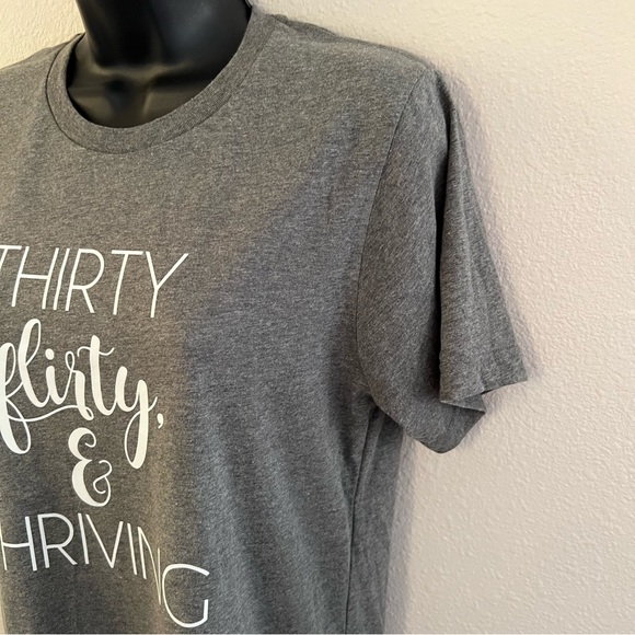 30 Year Old Birthday Tee Shirt Top Women SM Age Gag Gift‎ Cute Gray Lightweight - Picture 6 of 9